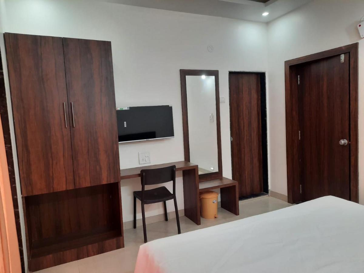 Raapan Beach Resort Mālvan Dış mekan fotoğraf