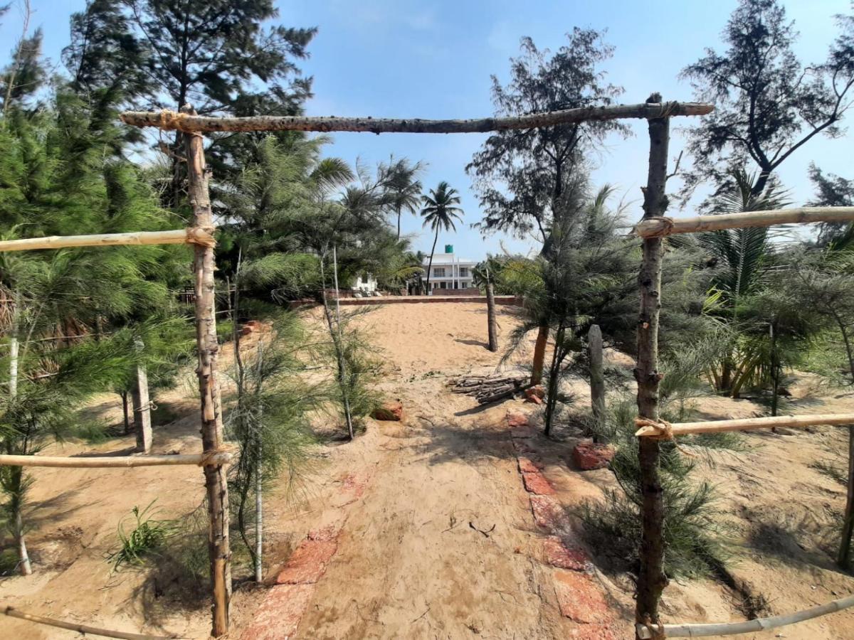 Raapan Beach Resort Mālvan Dış mekan fotoğraf