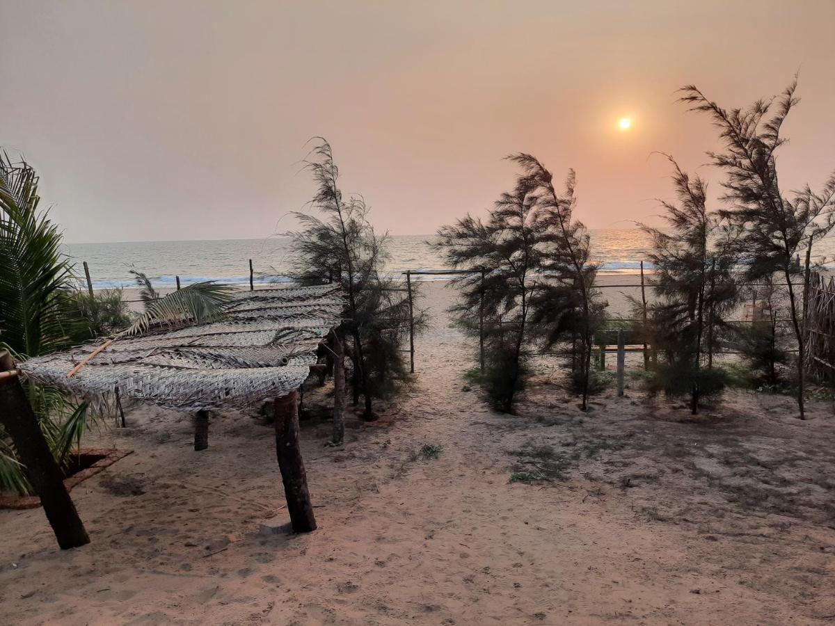 Raapan Beach Resort Mālvan Dış mekan fotoğraf