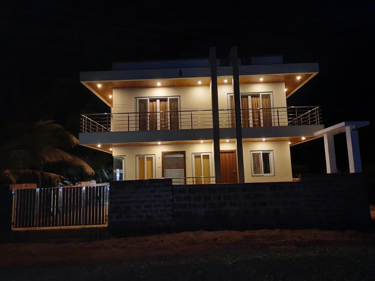 Raapan Beach Resort Mālvan Dış mekan fotoğraf